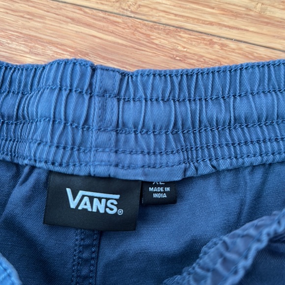 Vans NWT Shorts Size XL - Picture 3 of 7